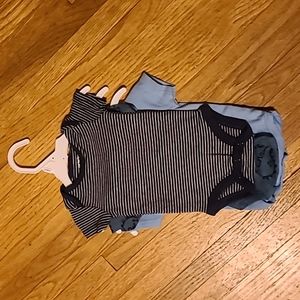 Carter"s 3 set Onesies NWOT